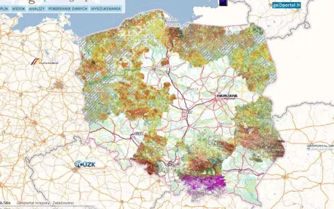 Mapa Polski z kolorowymi obszarami pokazującymi klasy ziemi. Dowiedz się, jak sprawdzić klasę ziemi na geoportalu.