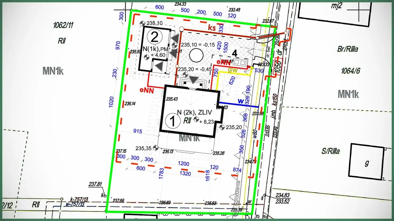 Plan zagospodarowania przestrzennego z oznaczeniami budynków, sieci i granic działek.